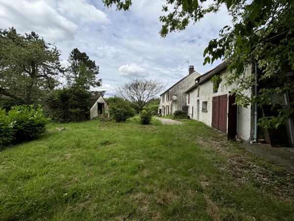 Maison briarde INVESTISSEMENT - A RENOVER - A DIVISER - A AIMER , 2973m² Terrain " A BATIR" - A DIVISER