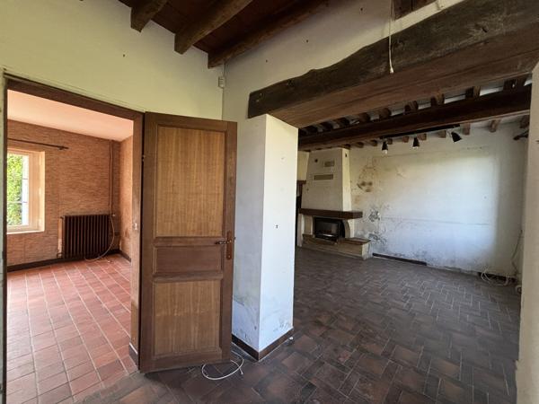 Maison briarde INVESTISSEMENT - A RENOVER - A DIVISER - A AIMER , 2973m² Terrain " A BATIR" - A DIVISER