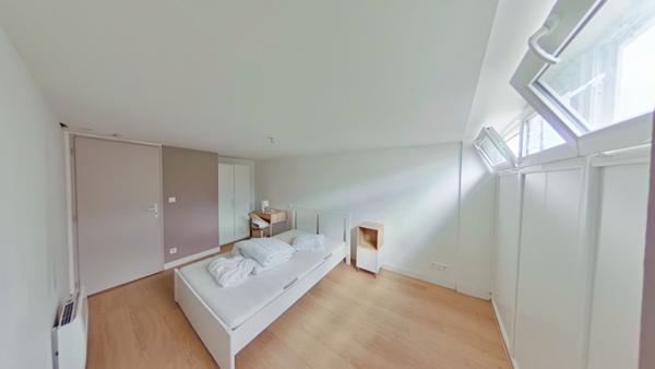 À louer : Grande chambre meublée dans appartement 7 pièces à Bègles, secteur Pont Simone Veil