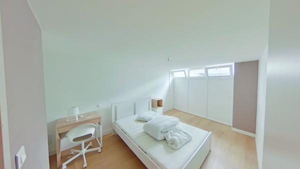 À louer : Grande chambre meublée dans appartement 7 pièces à Bègles, secteur Pont Simone Veil