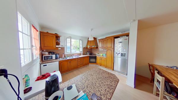 À louer : Grande chambre meublée dans appartement 7 pièces à Bègles, secteur Pont Simone Veil