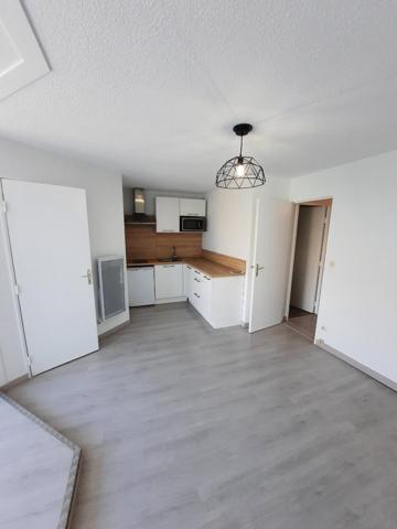 11430 GRUISSAN A LOUER T1BIS GRUISSAN PLACE DE PARKING RESIDENCE AVEC PISCINE