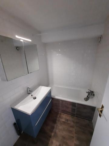 11430 GRUISSAN A LOUER T1BIS GRUISSAN PLACE DE PARKING RESIDENCE AVEC PISCINE