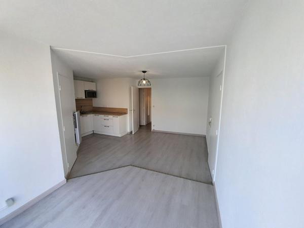 11430 GRUISSAN A LOUER T1BIS GRUISSAN PLACE DE PARKING RESIDENCE AVEC PISCINE