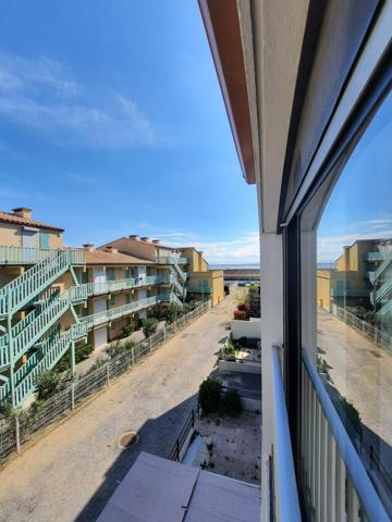 11430 GRUISSAN A LOUER T1BIS GRUISSAN PLACE DE PARKING RESIDENCE AVEC PISCINE