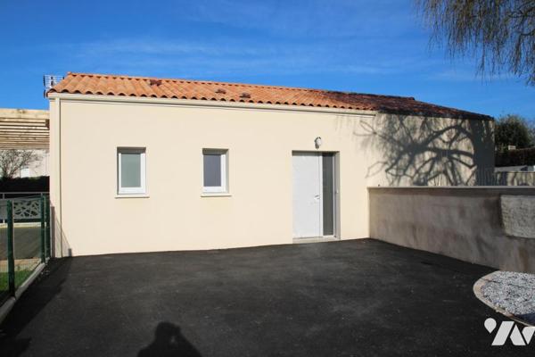 NIORT SECTEUR RECOUVRANCE, PAVILLON DE PLAIN PIED NEUF DE TYPE F3 AVEC TERRASSE ET JARDINET 