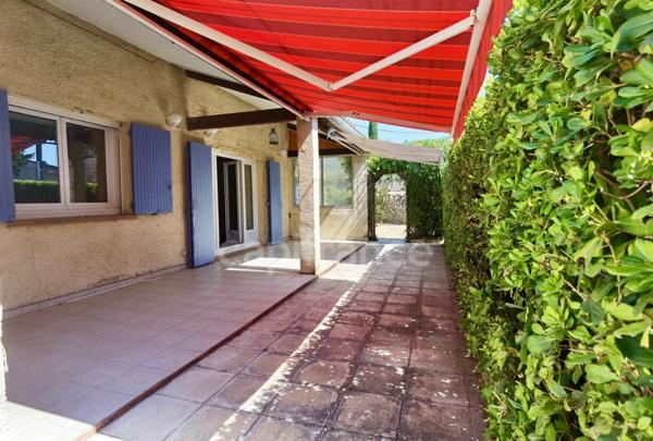 Dpt Gard (30), à vendre proche d'UZES à 8km, maison P6 de 132m2, beau terrain de 600m2, calme.