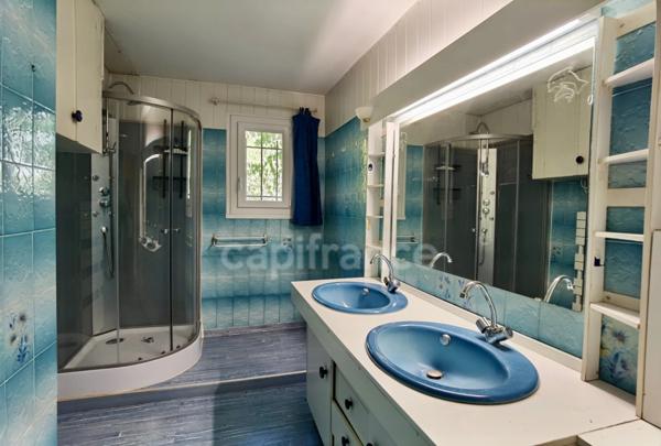 Dpt Gard (30), à vendre proche d'UZES à 8km, maison P6 de 132m2, beau terrain de 600m2, calme.