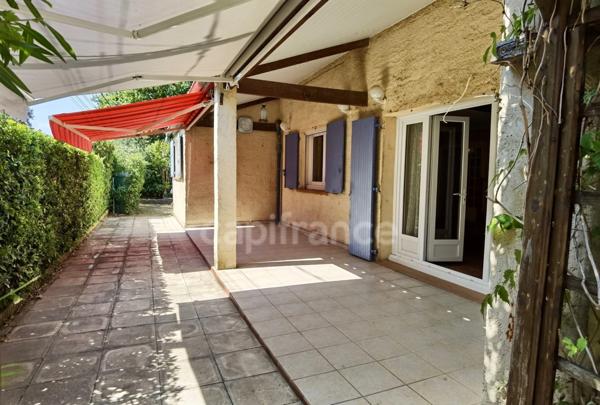 Dpt Gard (30), à vendre proche d'UZES à 8km, maison P6 de 132m2, beau terrain de 600m2, calme.