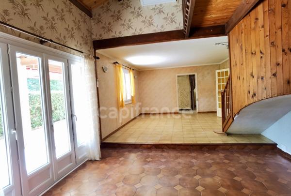 Dpt Gard (30), à vendre proche d'UZES à 8km, maison P6 de 132m2, beau terrain de 600m2, calme.