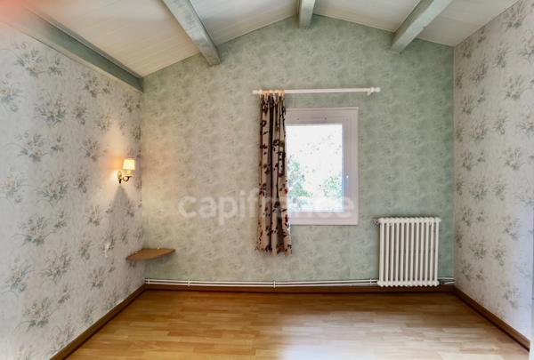 Dpt Gard (30), à vendre proche d'UZES à 8km, maison P6 de 132m2, beau terrain de 600m2, calme.