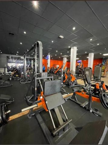 Local commercial à usage mixte - Occupé - Coeur du centre ville de HYERES