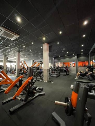 Local commercial à usage mixte - Occupé - Coeur du centre ville de HYERES