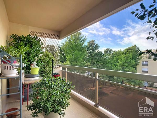 En exclusivité à vendre appartement 4 pièces  Marseille 9e/10e - St Tronc balcons et parking privatif en sous-sol.