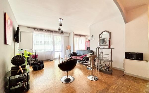 Appartement à vendre    3 pièces • 76,05 m2 Lyon 3