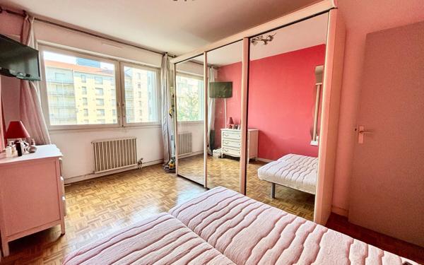 Appartement à vendre    3 pièces • 76,05 m2 Lyon 3