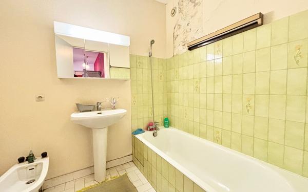 Appartement à vendre    3 pièces • 76,05 m2 Lyon 3