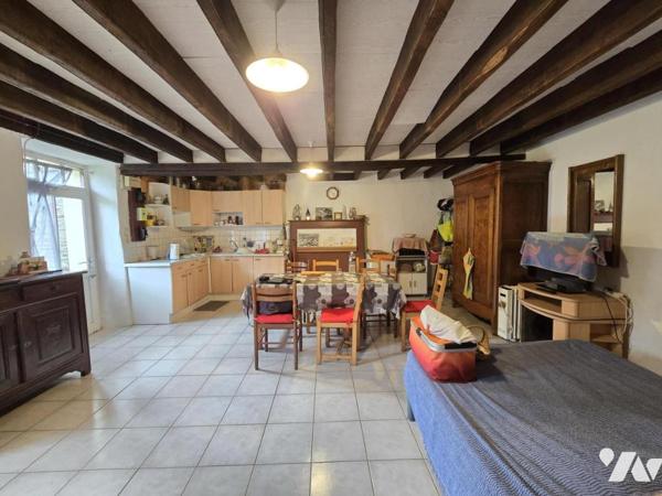 SAINT-CONGARD – Longère en deux habitations avec dépendances sur plus de 3 900 m²