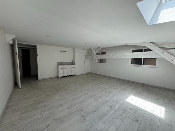 Entrepôt industriel à vendre à Talence - 430 m² - Prix 472 500 €