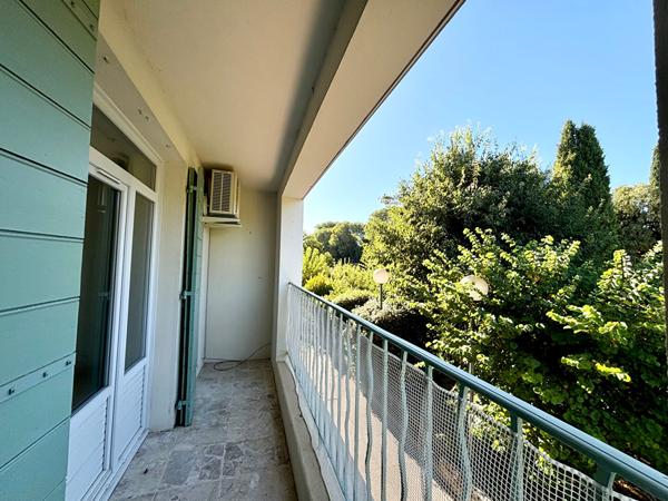 SAINT REMY DE PROVENCE - 3 CHAMBRES - BALCON - GARAGE