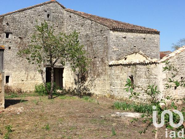 Maison à vendre 4 pièces 375 m² Hiersac