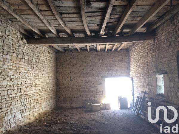 Maison à vendre 4 pièces 375 m² Hiersac