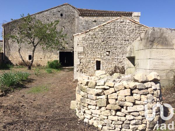 Maison à vendre 4 pièces 375 m² Hiersac