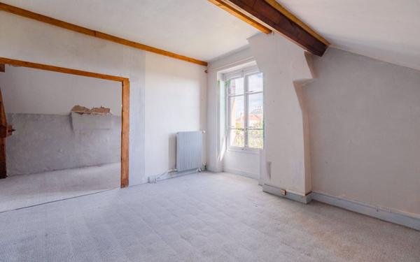 Maison à vendre    8 pièces • 146,54 m2 Caluire-et-Cuire