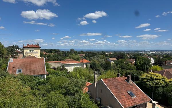 Maison à vendre    8 pièces • 146,54 m2 Caluire-et-Cuire