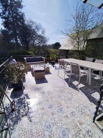 Maison à TRELIVAN, 22100 - 6 pièces 139m²