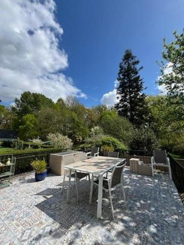 Maison à TRELIVAN, 22100 - 6 pièces 139m²