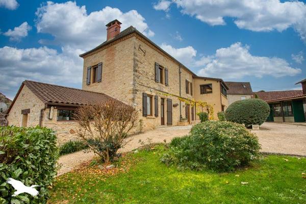 Maison à vendre |  Gourdon |  7 pièces | 185 m²