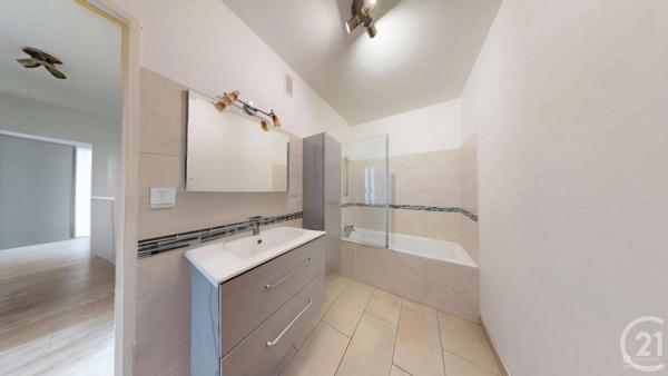 Appartement F4 à vendre  4 pièces - 80,06 m 2   AUBERVILLIERS  - 93