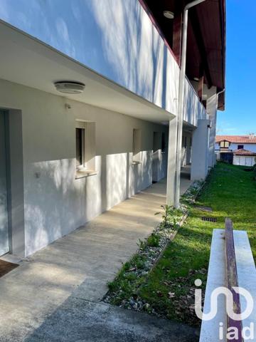 Appartement 2 pièces de 42 m² à Lahonce (64990)