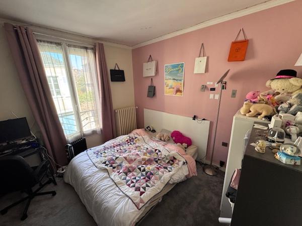 EXCLUSIVITÉ – MAISON T6 RÉNOVÉE AVEC TERRASSE EN PLEIN CŒUR DE LA RIVE GAUCHE (LAVAL, 53)