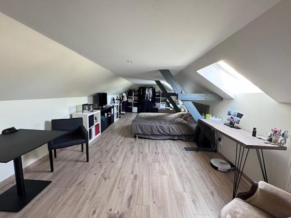 EXCLUSIVITÉ – MAISON T6 RÉNOVÉE AVEC TERRASSE EN PLEIN CŒUR DE LA RIVE GAUCHE (LAVAL, 53)