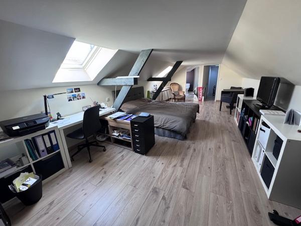 EXCLUSIVITÉ – MAISON T6 RÉNOVÉE AVEC TERRASSE EN PLEIN CŒUR DE LA RIVE GAUCHE (LAVAL, 53)