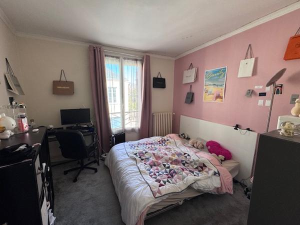 EXCLUSIVITÉ – MAISON T6 RÉNOVÉE AVEC TERRASSE EN PLEIN CŒUR DE LA RIVE GAUCHE (LAVAL, 53)