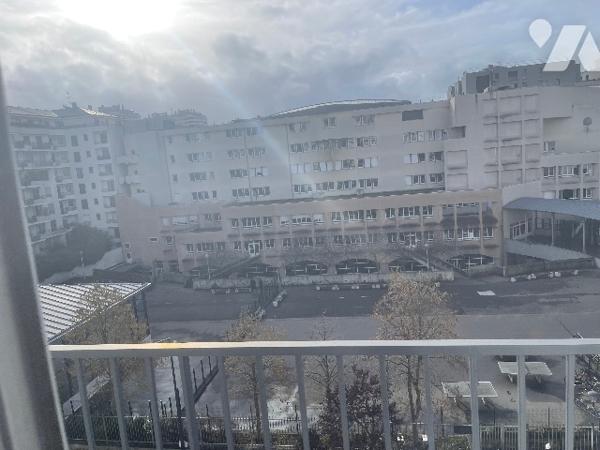 Appartrement  3/4 pièces, 78M², métro Corentin Celton avec cave et box