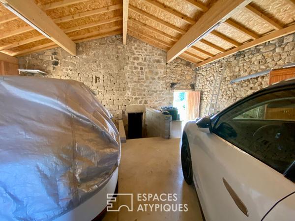 Vaste corps de ferme rénové, en Ardèche Verte.