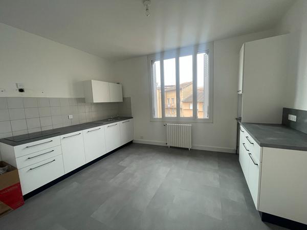 Superbe appartement T3 rénové avec terrasse - 120 m²