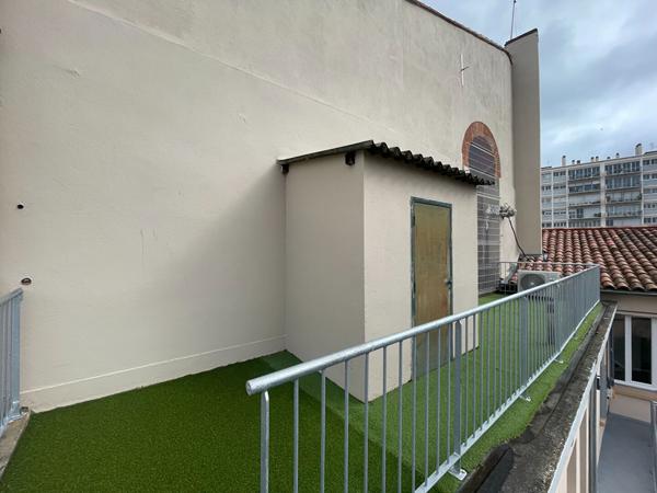Superbe appartement T3 rénové avec terrasse - 120 m²