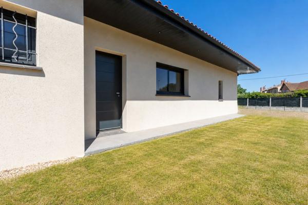 Villa neuve de 98m², 3 chambres, garage, jardin. - REF. VM478