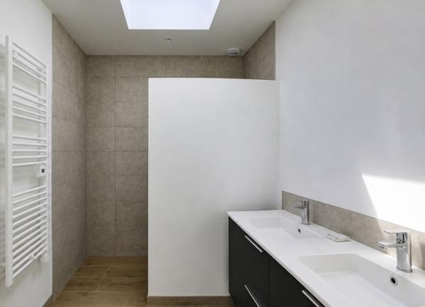 Villa neuve de 98m², 3 chambres, garage, jardin. - REF. VM478