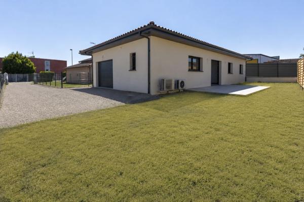 Villa neuve de 98m², 3 chambres, garage, jardin. - REF. VM478