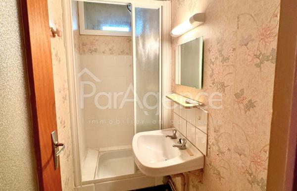 Maison plain-pied 3 chambres. Jardin clos.