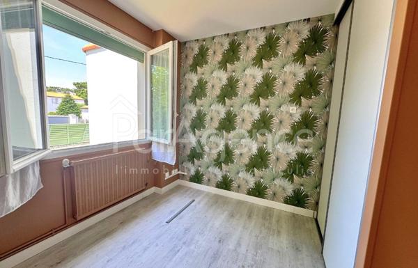 Maison plain-pied 3 chambres. Jardin clos.