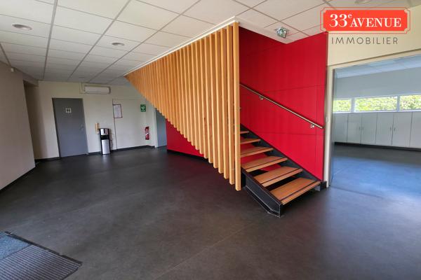 VILLENAVE D ORNON IMMEUBLE BUREAUX 800 M2 PARKING ASCENCEUR