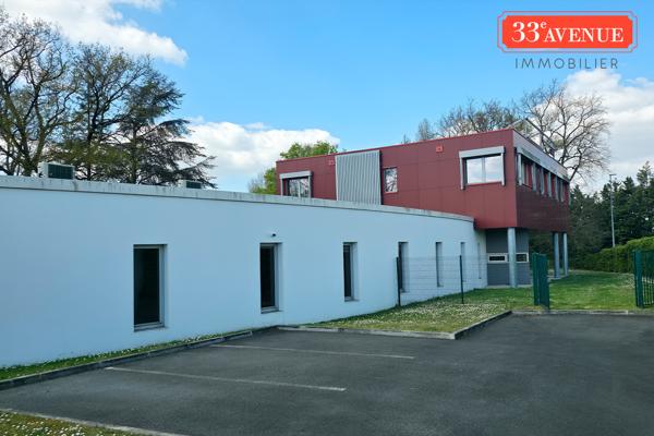 VILLENAVE D ORNON IMMEUBLE BUREAUX 800 M2 PARKING ASCENCEUR
