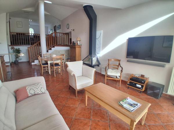 Villa 149 m² - 1238 m² - 4 ch + bureau - piscine